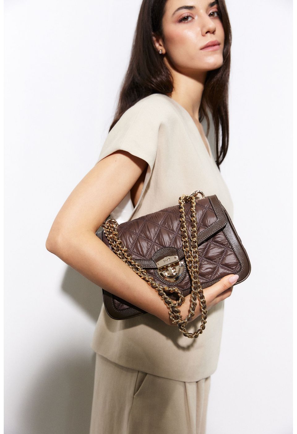 Bolsa Nylon com corrente